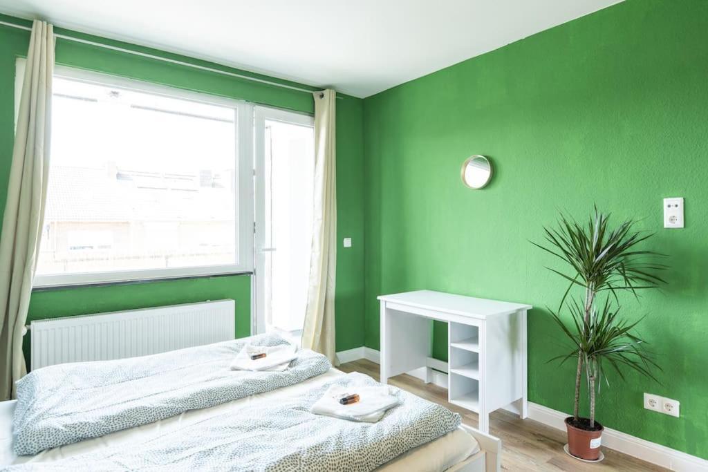 Nature Inspiration Apartment With Balcony & Grill Bbq In Duisburg Mitte Central Station 10 Mins & Big Tv With Photo Lights Eksteriør bilde